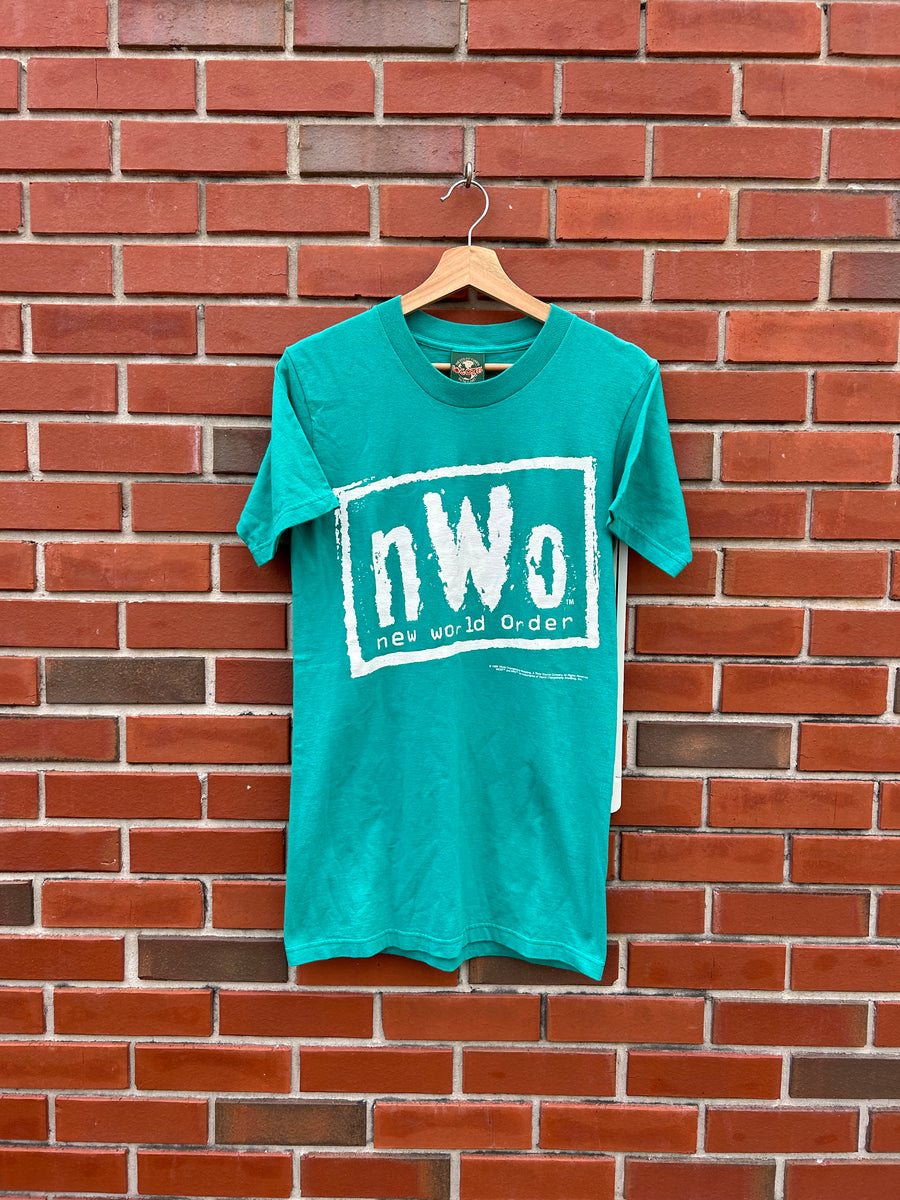 98' WCW New World Order Wrestling T-shirt L – KYVintage