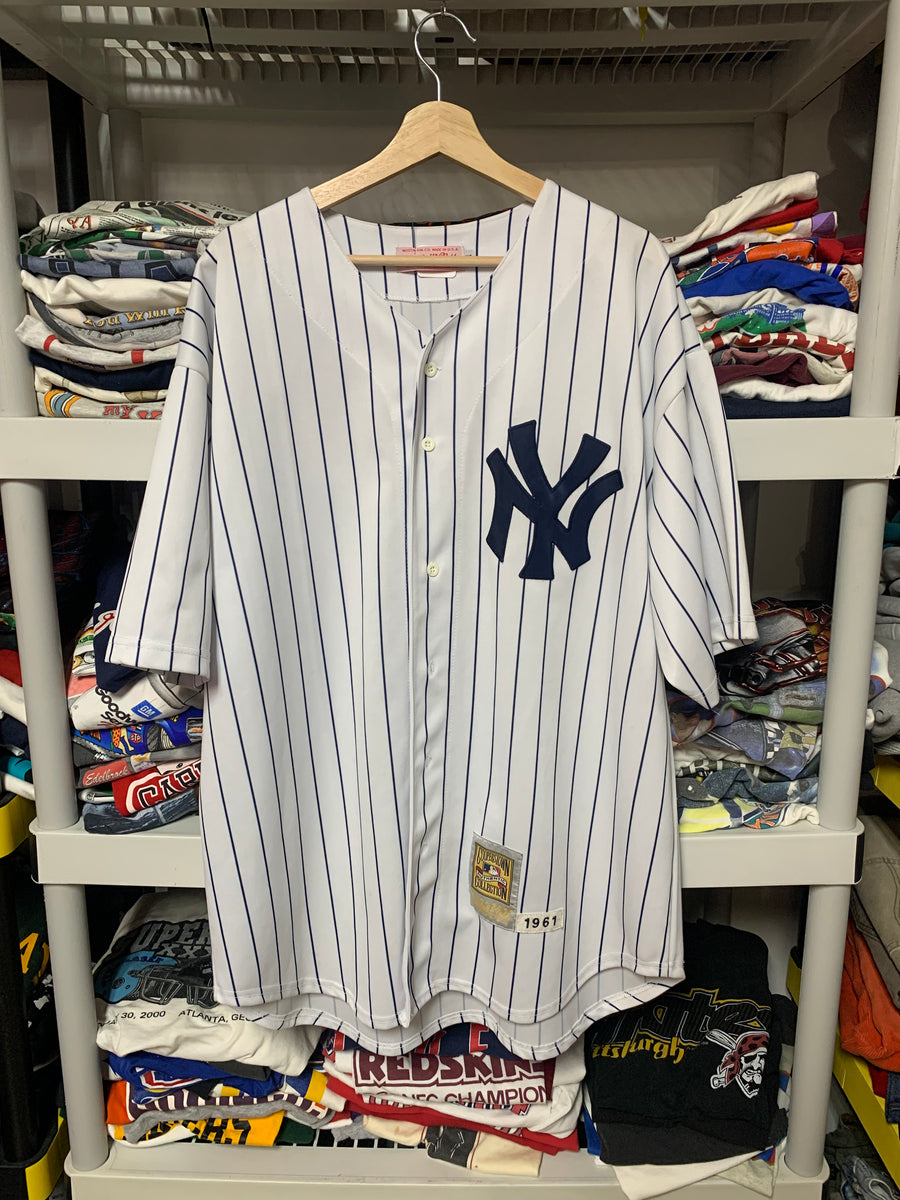 Men's New York Yankees #9 Roger Maris Cream Pinstripe 1961 Throwback  Cooperstown Collection Stitched MLB Mitchell & Ness Jersey on sale,for  Cheap,wholesale from China